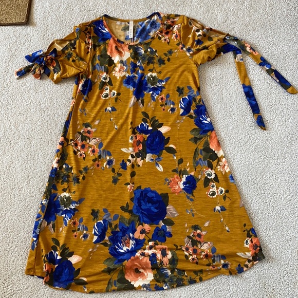 Floral dress - Picture 1 of 1